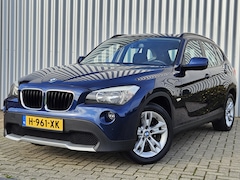 BMW X1 - sDrive18i Executive /Nieuwe Ketting/Pano/Stoelverwarming