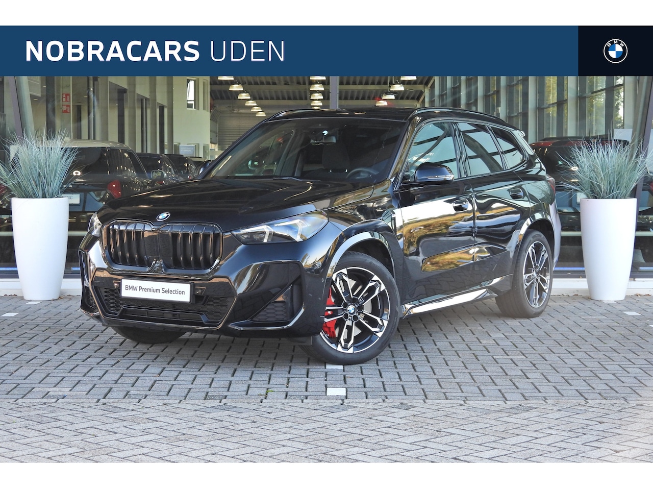 BMW X1 - sDrive18i High Executive M Sport Automaat / Panoramadak / Trekhaak / Adaptieve LED / Adapt - AutoWereld.nl