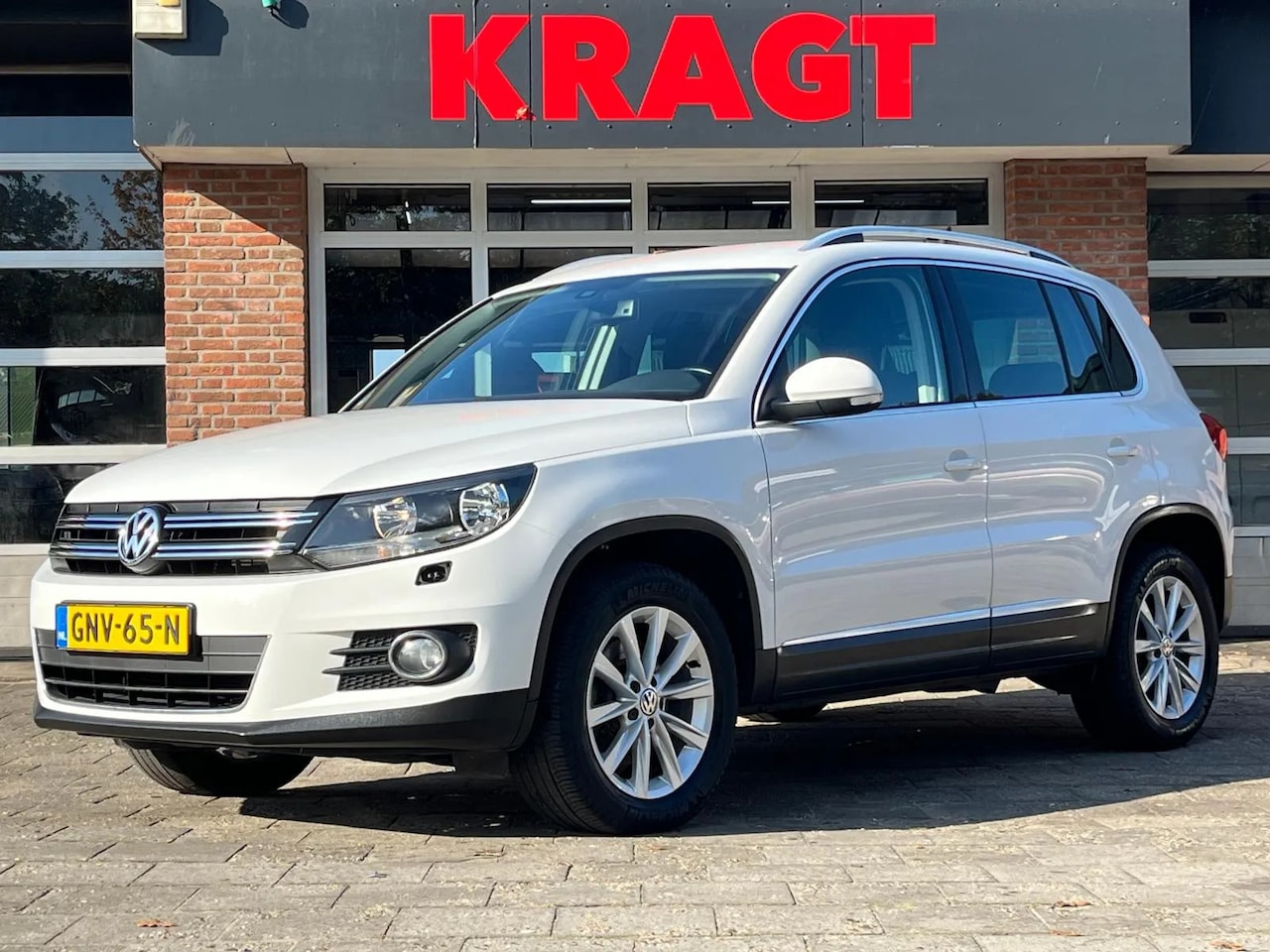 Volkswagen Tiguan - Sport&Style 1.4 TSI 122 pk - lichtmetaal - winterpack - AutoWereld.nl