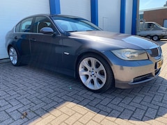 BMW 3-serie - 325i High Executive 6 Cilinder Sportstoelen Xenon Pdc Navi