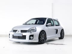 Renault Clio - 3.0-24V V6 RS - Phase 2 - Compressor