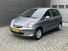 Honda Jazz - 1.4 LS | CVT Automaat | AIRCO | All-season banden | Lage KM-stand | Magic seats | Betrouwbare aut