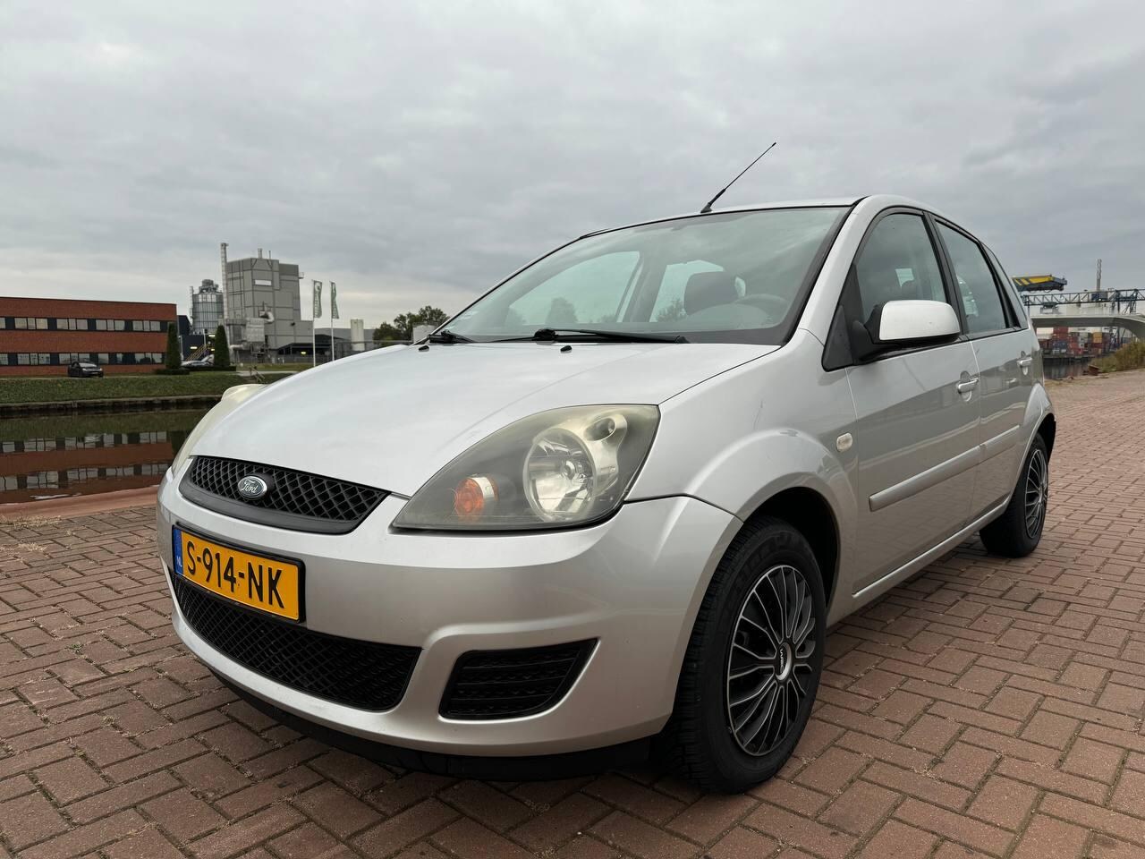 Ford Fiesta - 1.4-16V Futura XL /Airco/Elek.ramen/C.V/Nieuwe APK - AutoWereld.nl