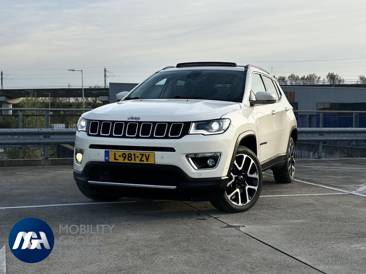 Jeep Compass - 4xe 190 Limited Edition / Panodak / Leder - AutoWereld.nl