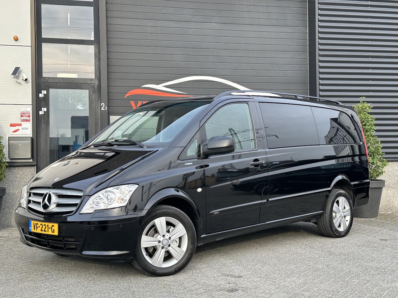 Mercedes-Benz Vito - 122 CDI V6 Xenon | Dubbel Cabine | Trekhaak | Chauffeursstoel | Eerste Eigenaar | BTW - AutoWereld.nl