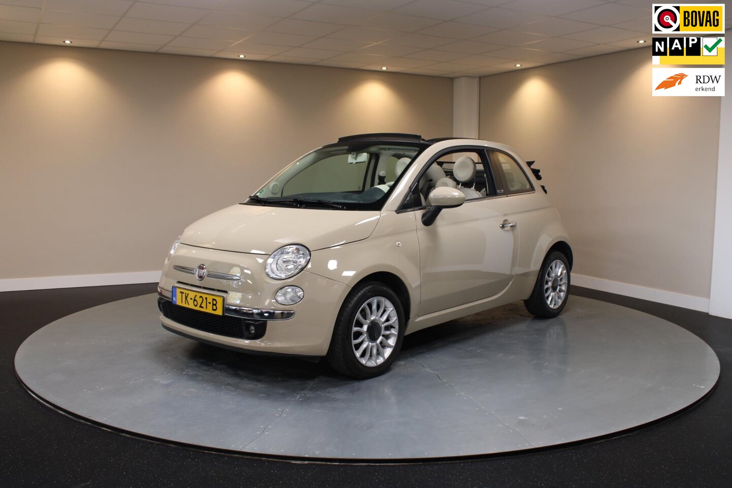 Fiat 500 C - 1.2 Lounge *Cappuccino* Pracht-interieur! Cabrio - AutoWereld.nl