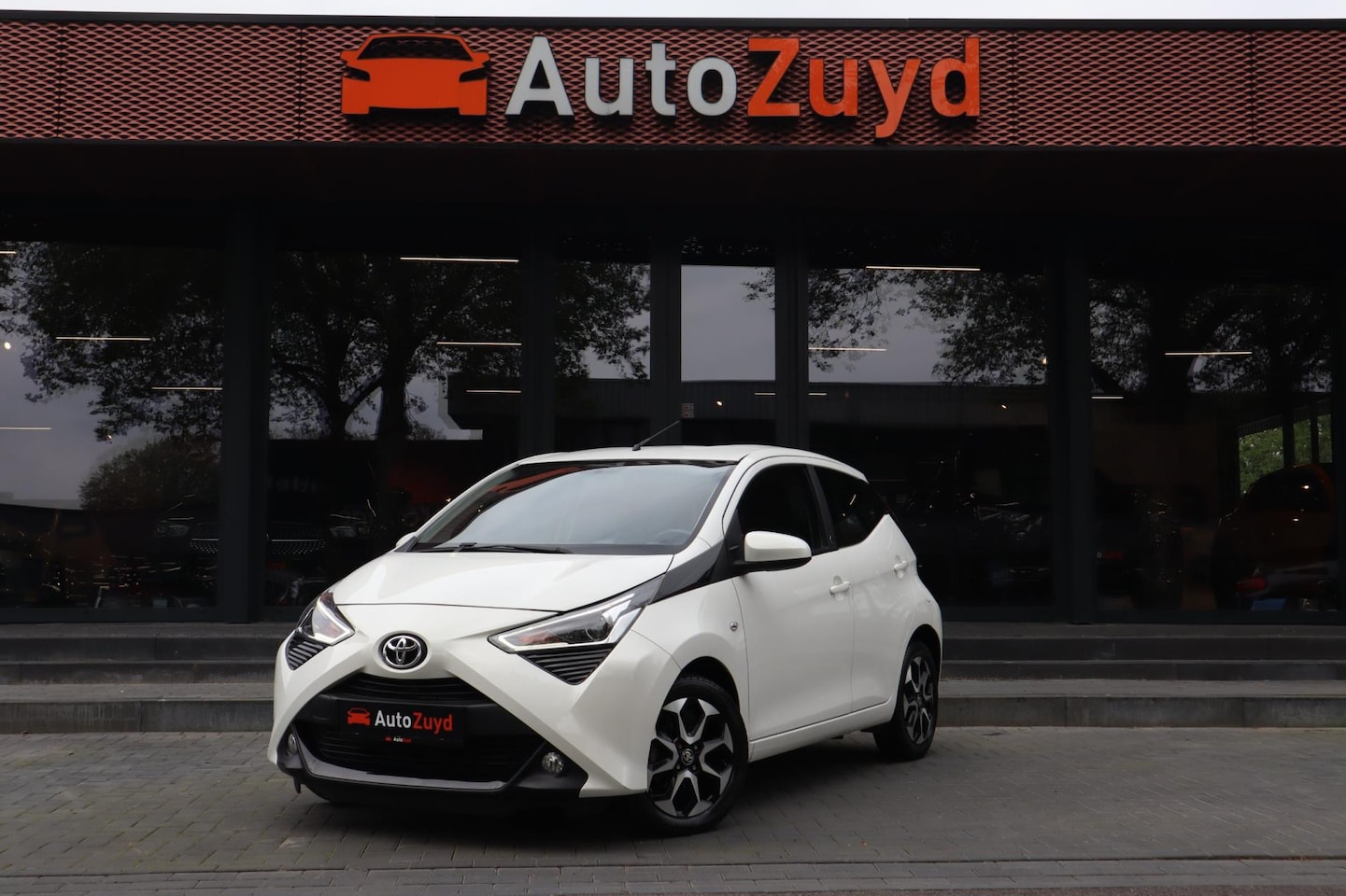 Toyota Aygo - 1.0 VVT-i x-clusiv Camera / Airco / DAB / CarPlay - AutoWereld.nl