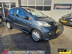 Peugeot 107 - 1.0-12V XR