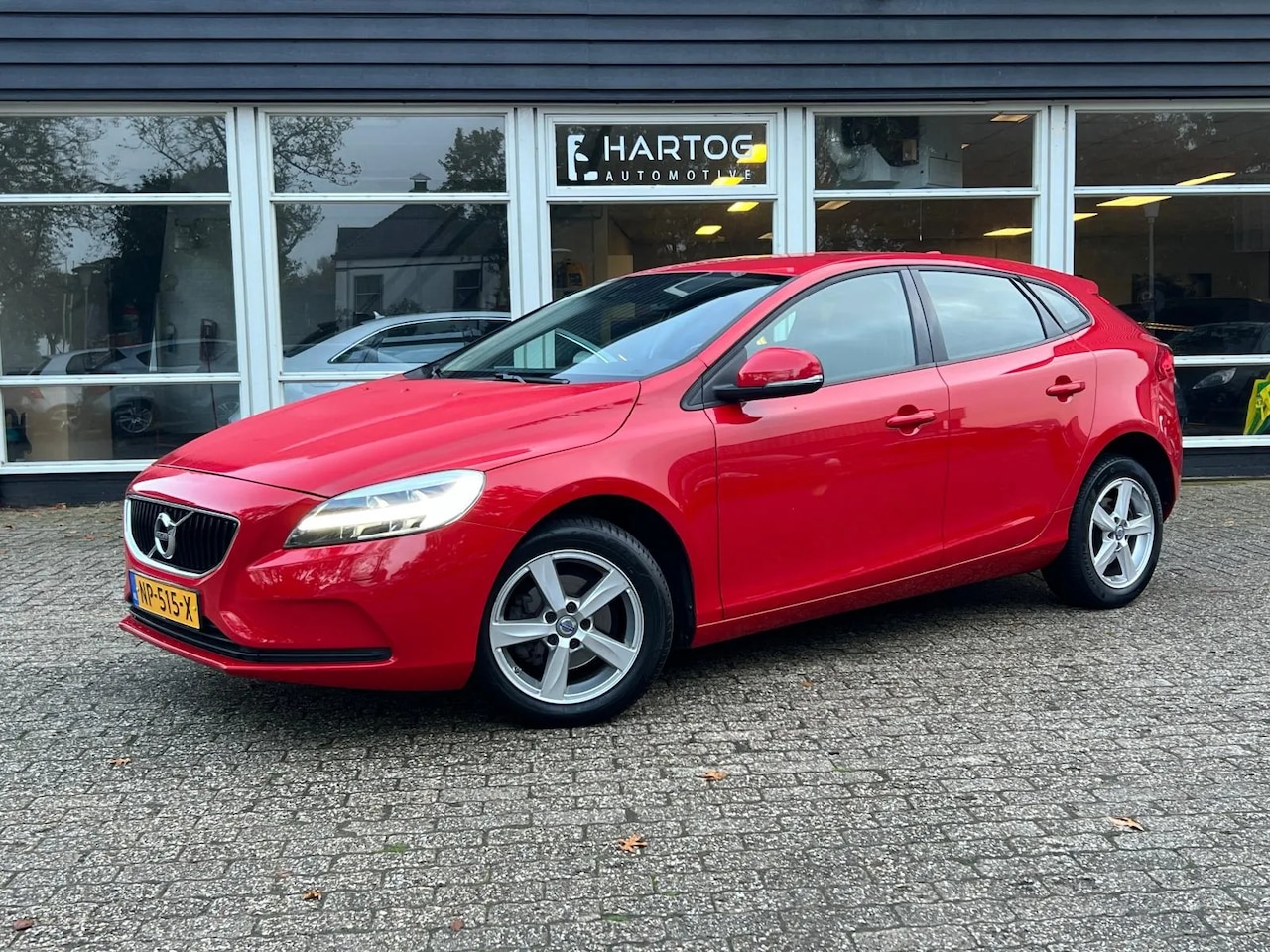 Volvo V40 - 2.0 D2 Nordic+ | 95.000 KM! | Xenon | Navi | - AutoWereld.nl