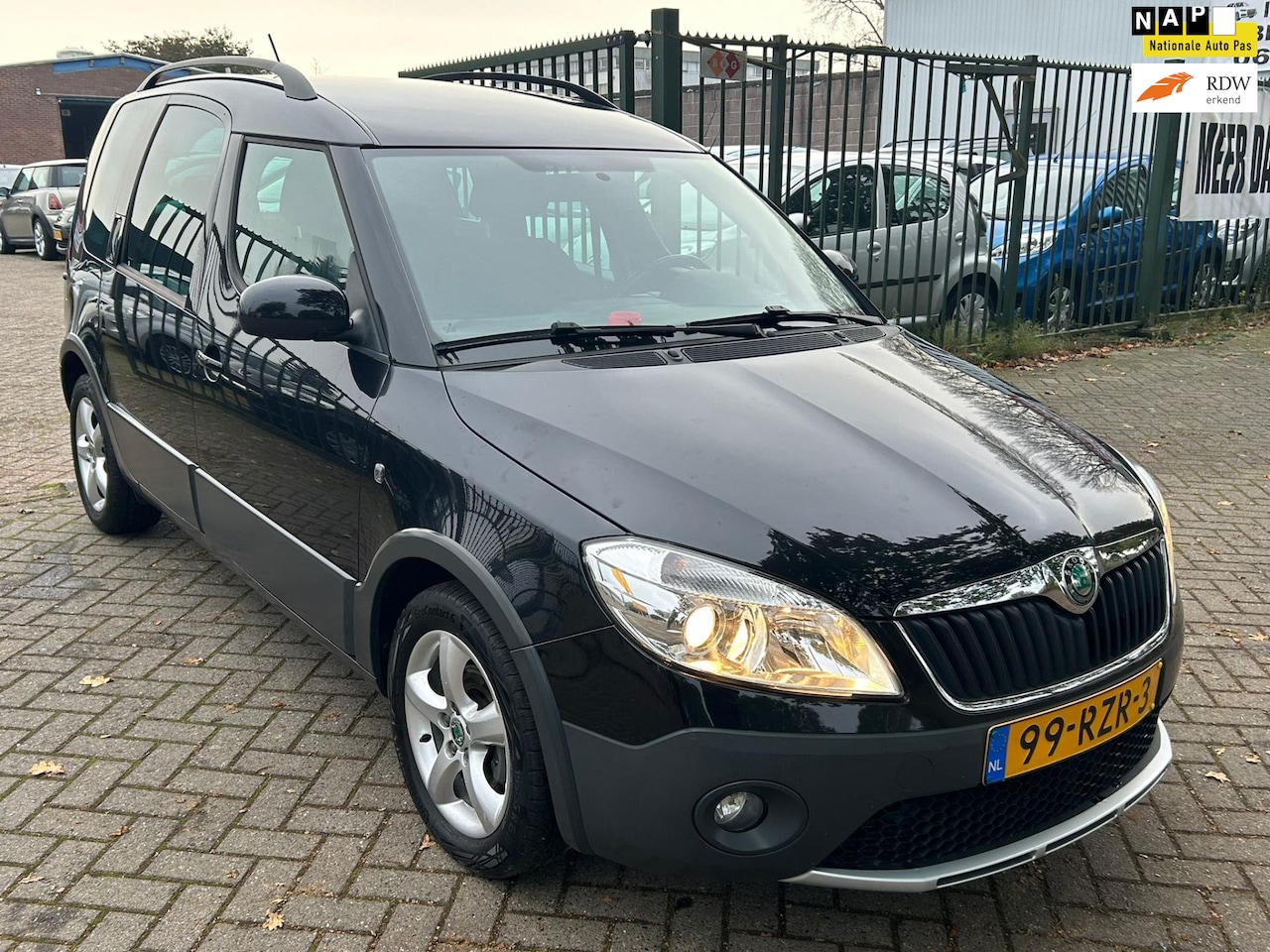 Skoda Roomster - 1.2 TSI Tour 2e eigenaar dealer onderhouden airco cruis control elektrische ramen cv op af - AutoWereld.nl