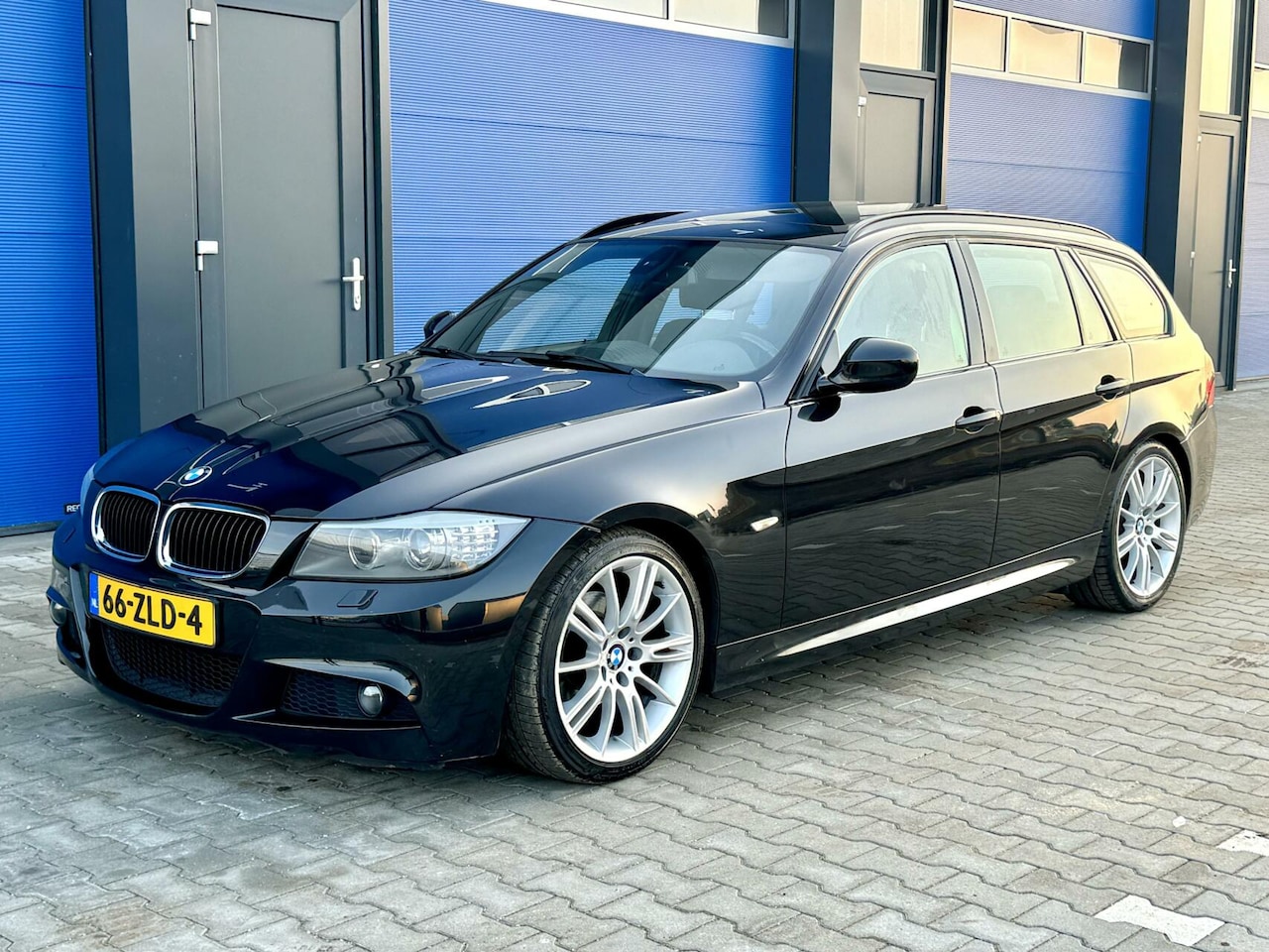 BMW 3-serie Touring - 318i | M-Pakket | Pano | Xenon | Navi ! - AutoWereld.nl