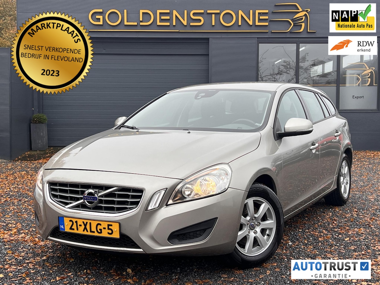 Volvo V60 - 1.6 T3 Kinetic 2e Eigenaar,Navi,Clima,Cruise,PDC,Trekhaak,N.A.P,APK tot 07-2025 - AutoWereld.nl