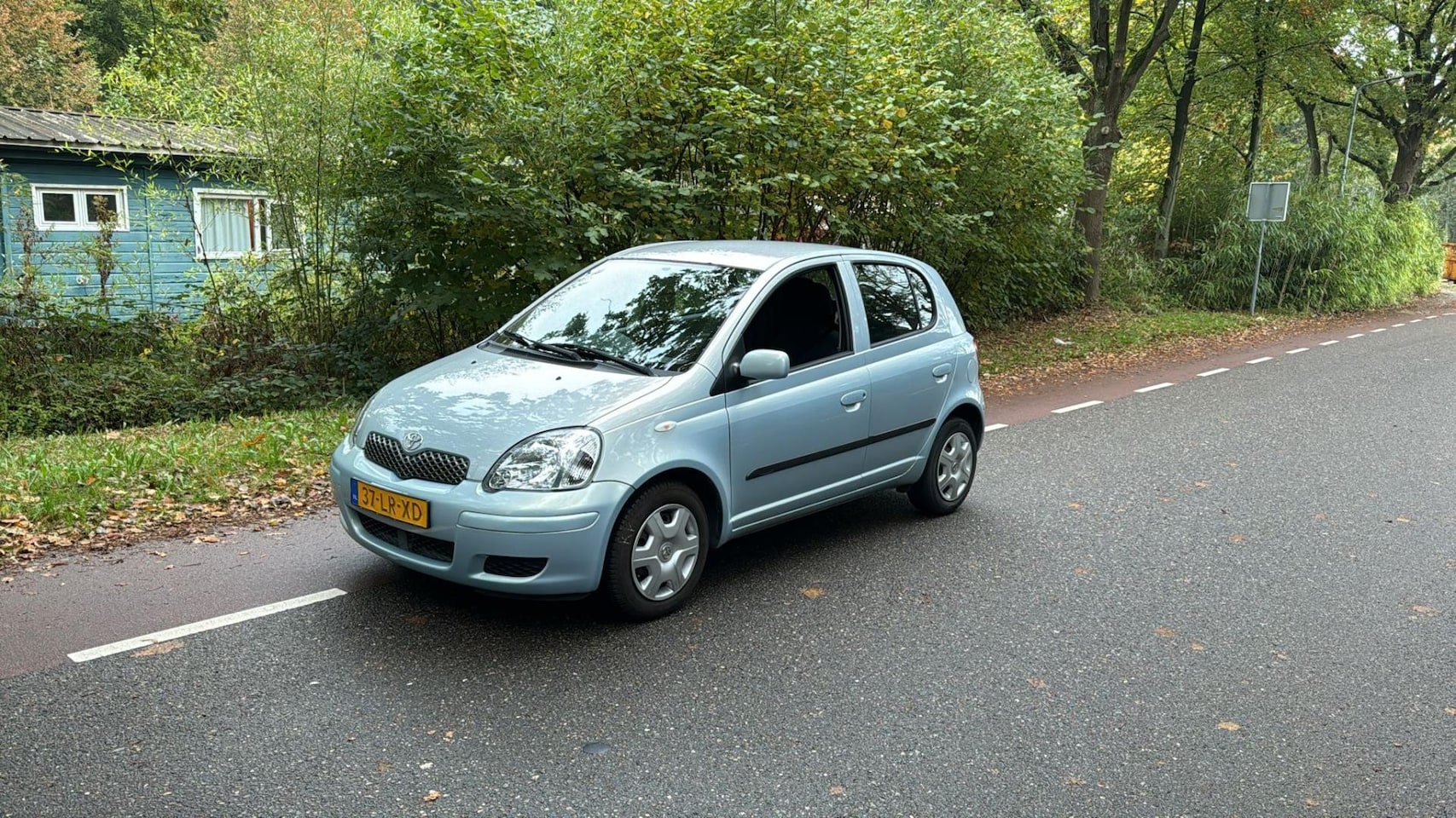 Toyota Yaris - 1.3 VVT-i Sol 76.000 NAP AUTOMAAT BLAUW 2003 - AutoWereld.nl