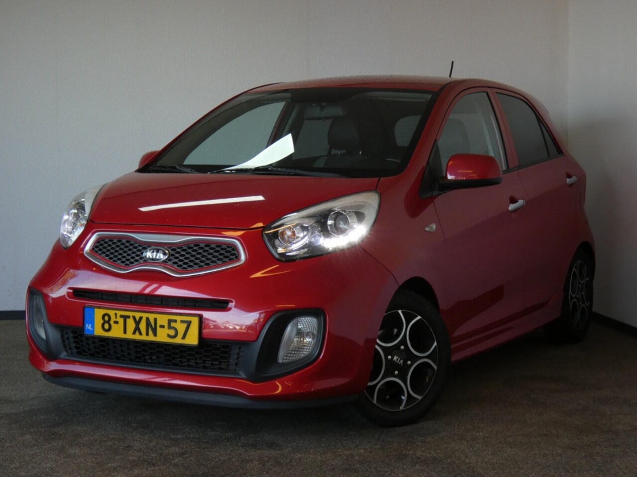 Kia Picanto - 1.0 CVVT World Cup Ed. 1.0 CVVT World CupEd - AutoWereld.nl