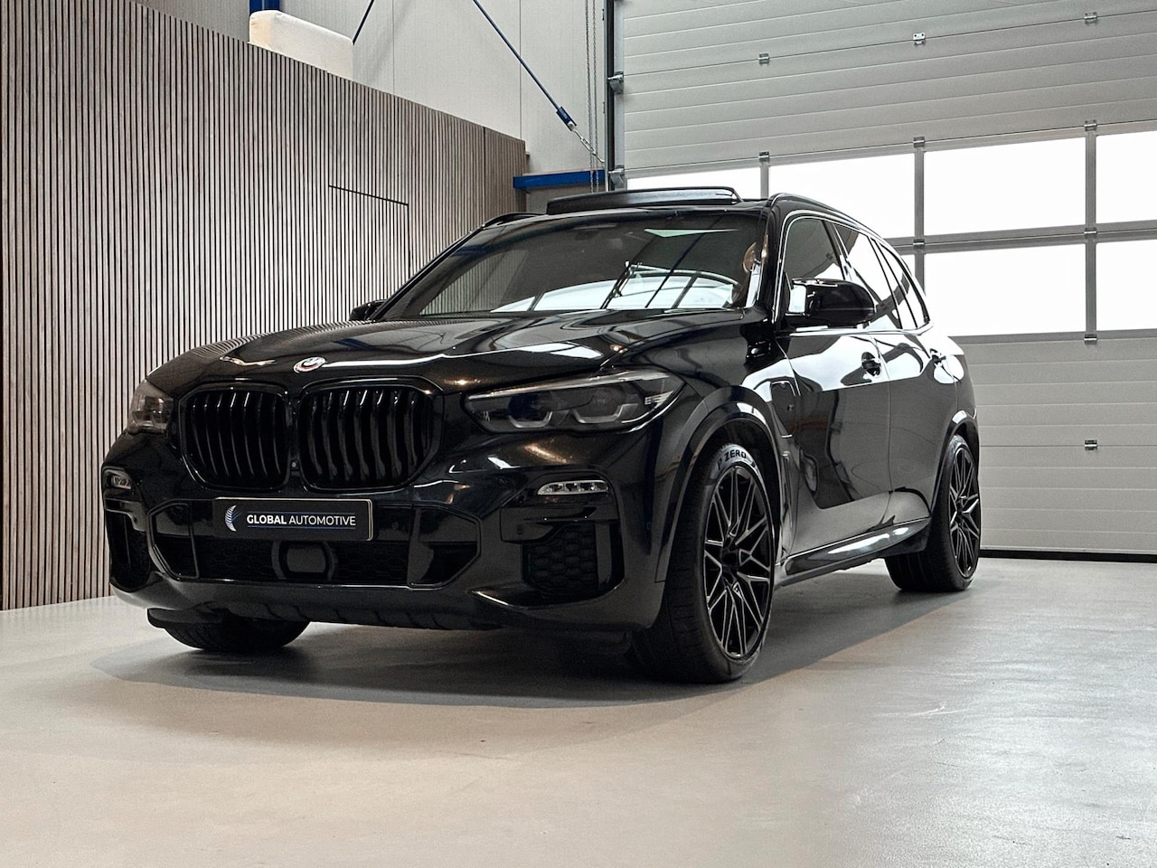 BMW X5 - XDrive45e High Executive - M PAKKET - SCHUIFDAK - COMFORTSTOELEN - AutoWereld.nl