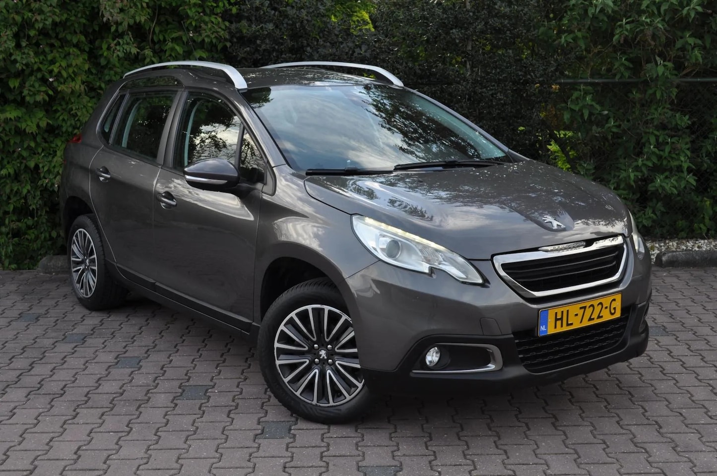 Peugeot 2008 - 1.2 VTi Active Pack Premium. Navigatie. Cruise control. Hoge instap. - AutoWereld.nl