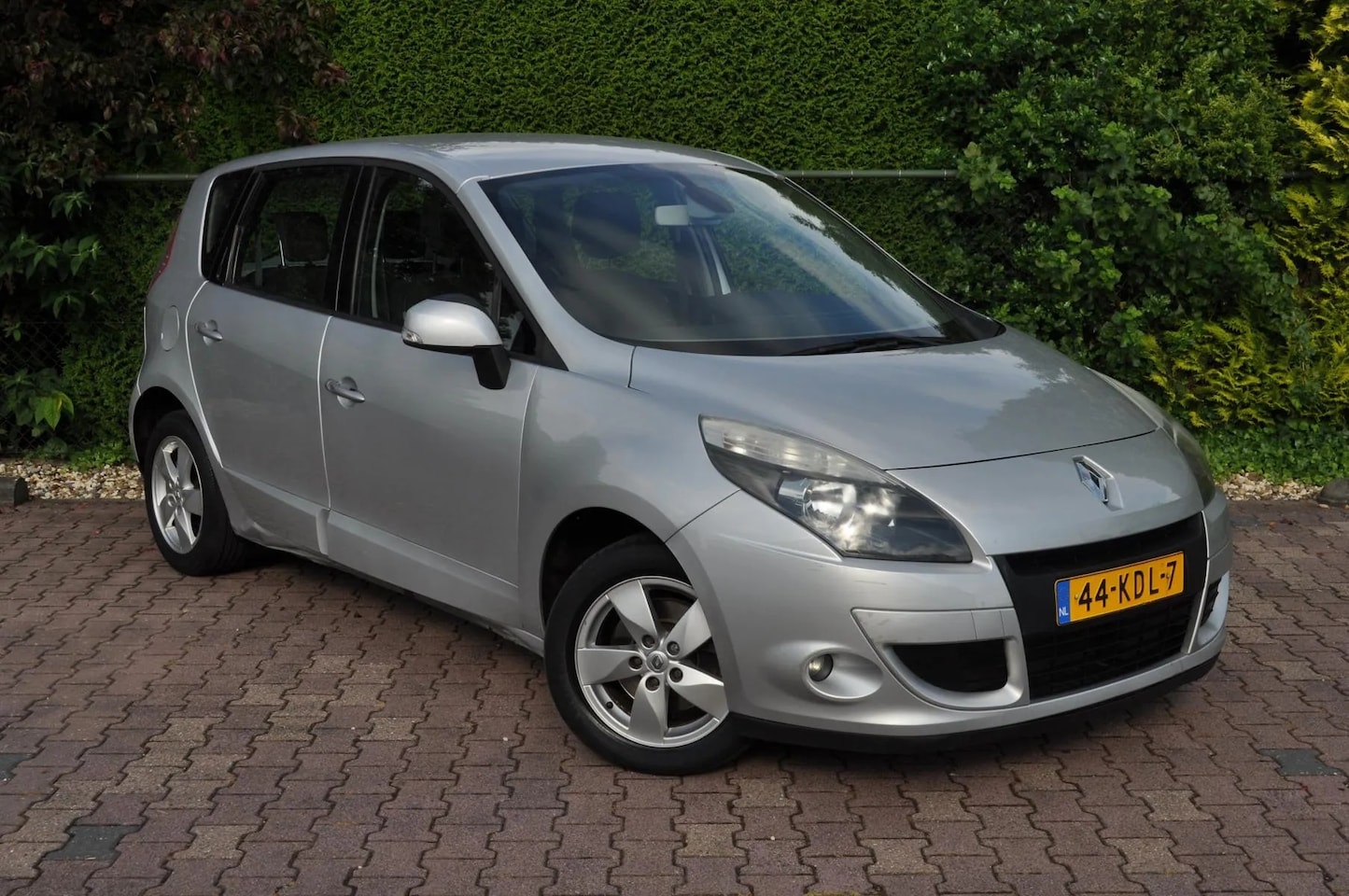 Renault Mégane Scénic - Trekhaak|Keyless|Clima|Cruise - AutoWereld.nl