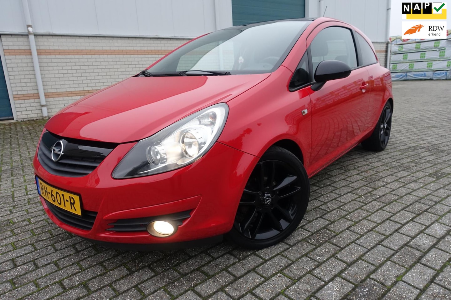 Opel Corsa - 1.4-16V sport - color edition - afn. trekhaak - lm velgen - AutoWereld.nl