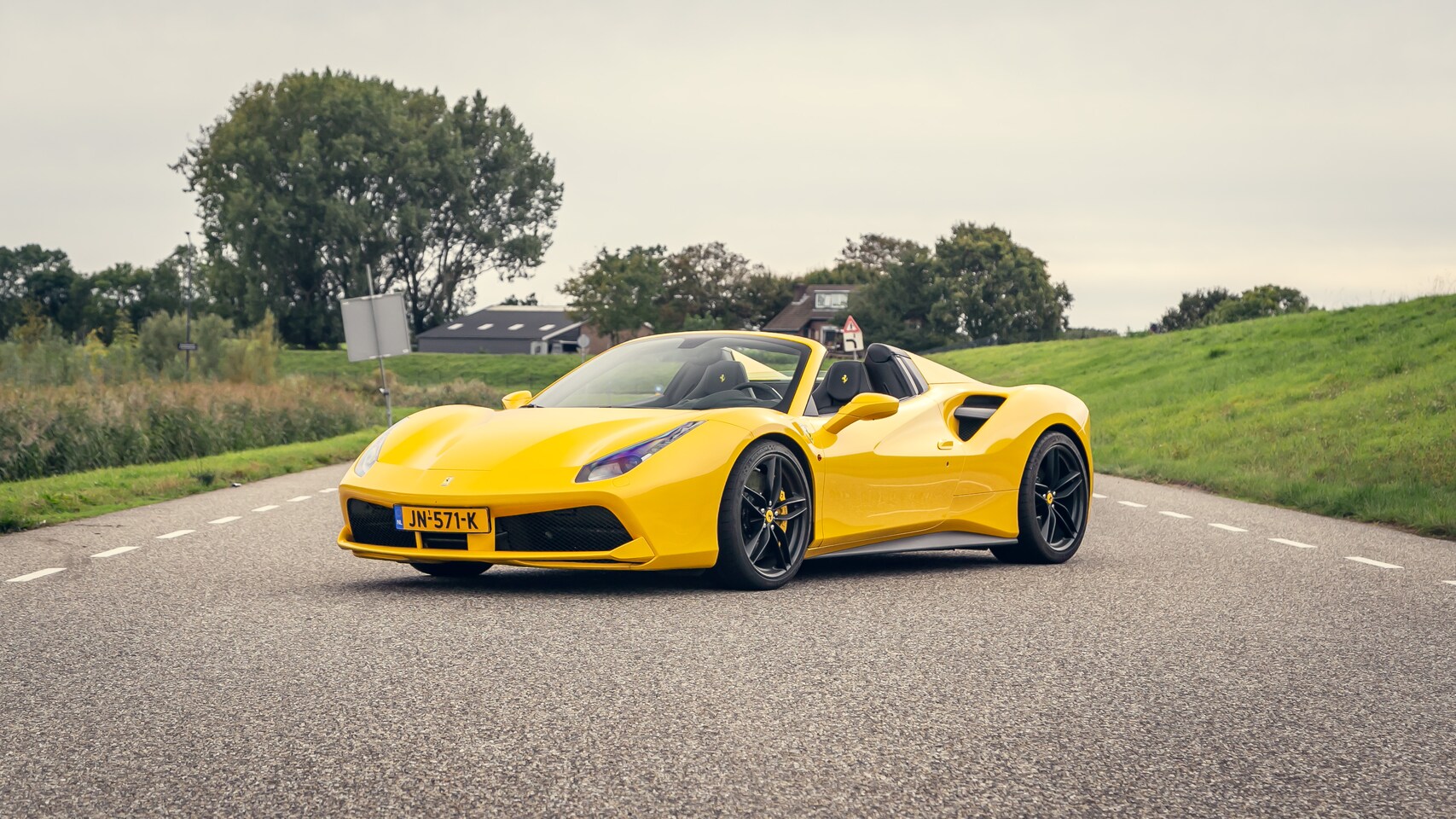 Ferrari 488 - 3.9 Spider HELE Giallo Tritato | Goldrake | NL-auto - AutoWereld.nl