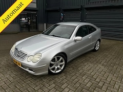 Mercedes-Benz C-klasse Sportcoupé - 180*NAP*Dealer onderhouden*Nieuwstaat*Onderhoud + Apk Nieuw