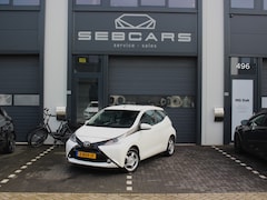 Toyota Aygo - 1.0 VVT-i x-play CAMERA, CRUISE, NW APK, 5DR, AIRCO