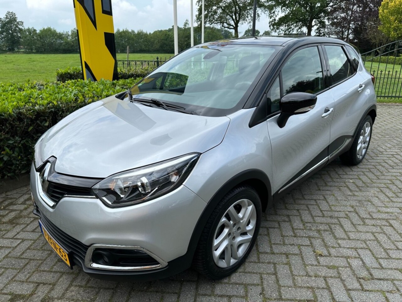 Renault Captur - 1.2 TCe Aut6 Dynamique Cruise / Camera / Keyless - AutoWereld.nl