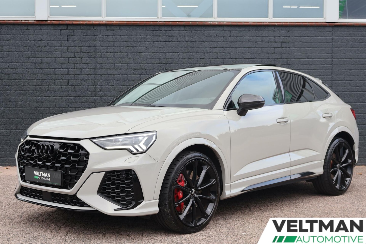 Audi RSQ3 - 2.5TFSI PANO RS STOELEN B&O ACC SFEER CAMERA - AutoWereld.nl