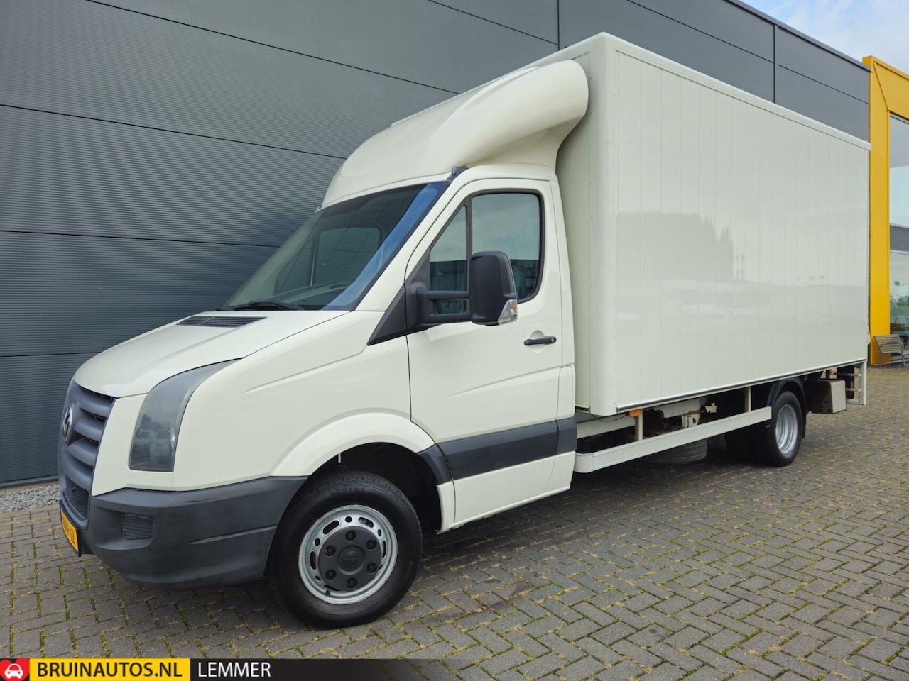 Volkswagen Crafter - 2.5 TDI L4H3 Meubelbak Airco 163 Pk 3-per - AutoWereld.nl