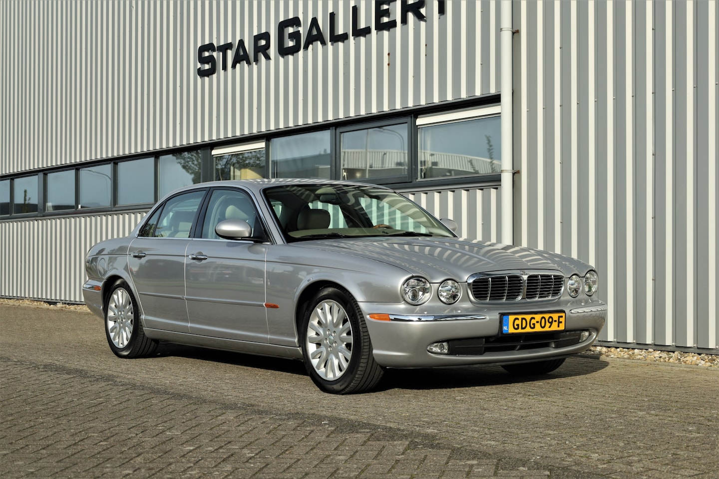 Jaguar XJ - 4.2 V8 Executive 64046km Youngtimer - AutoWereld.nl