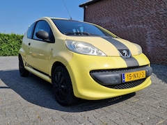 Peugeot 107 - 1.0-12V XR