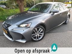 Lexus IS - 300h Hybrid 2.5/Navi/Clima/ Lichte schade zie foto