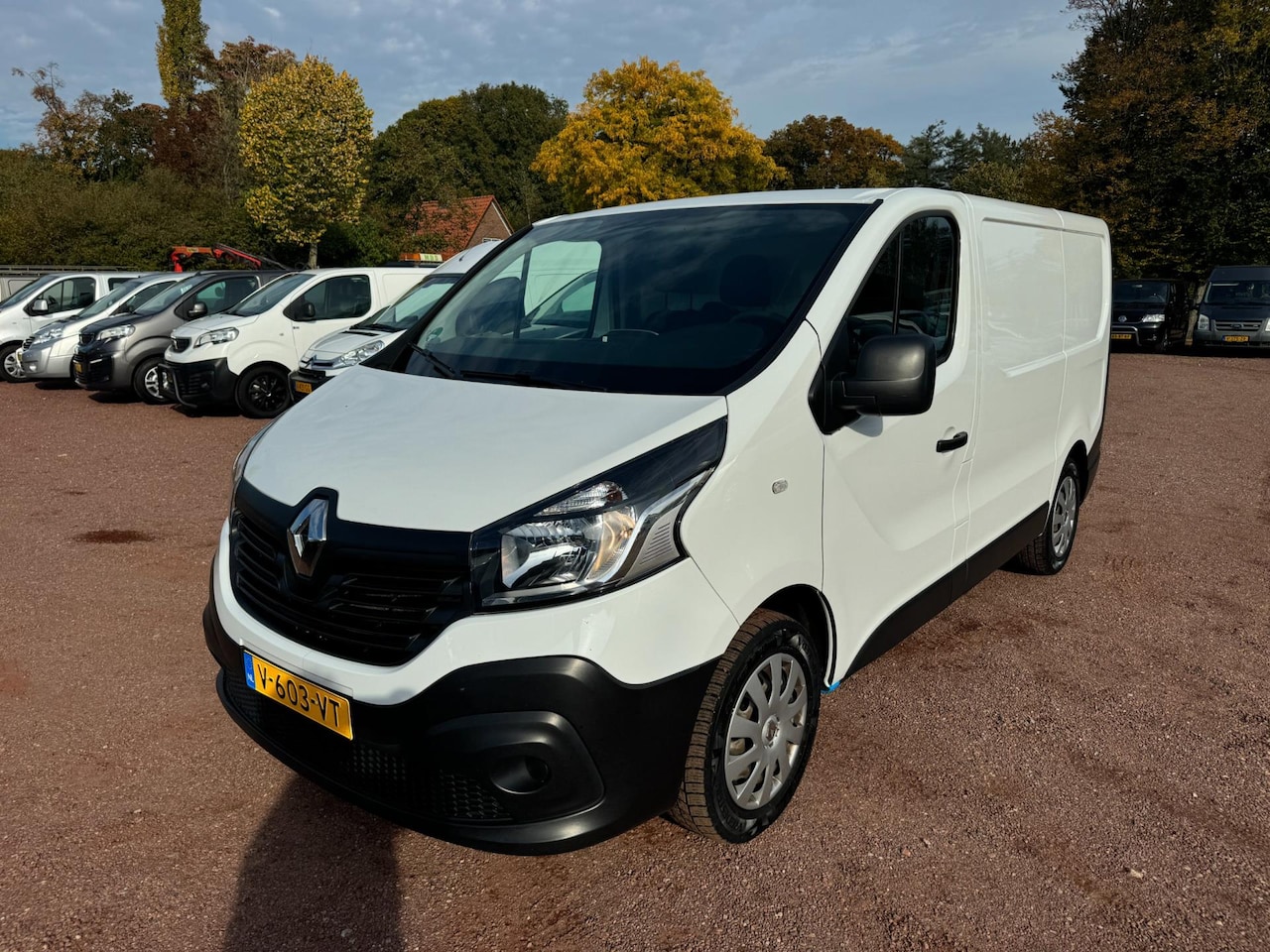 Renault Trafic - 1.6 dCi Euro 6 L1H1 Airco / Cruise / Navi - AutoWereld.nl