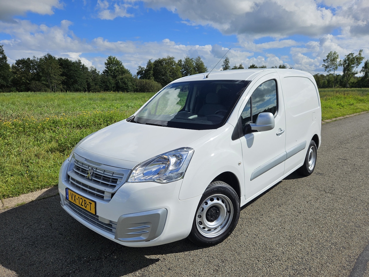 Peugeot Partner - 120 1.6 HDi 75 L1 XR 120 1.6 HDi 75 L1 XR - AutoWereld.nl