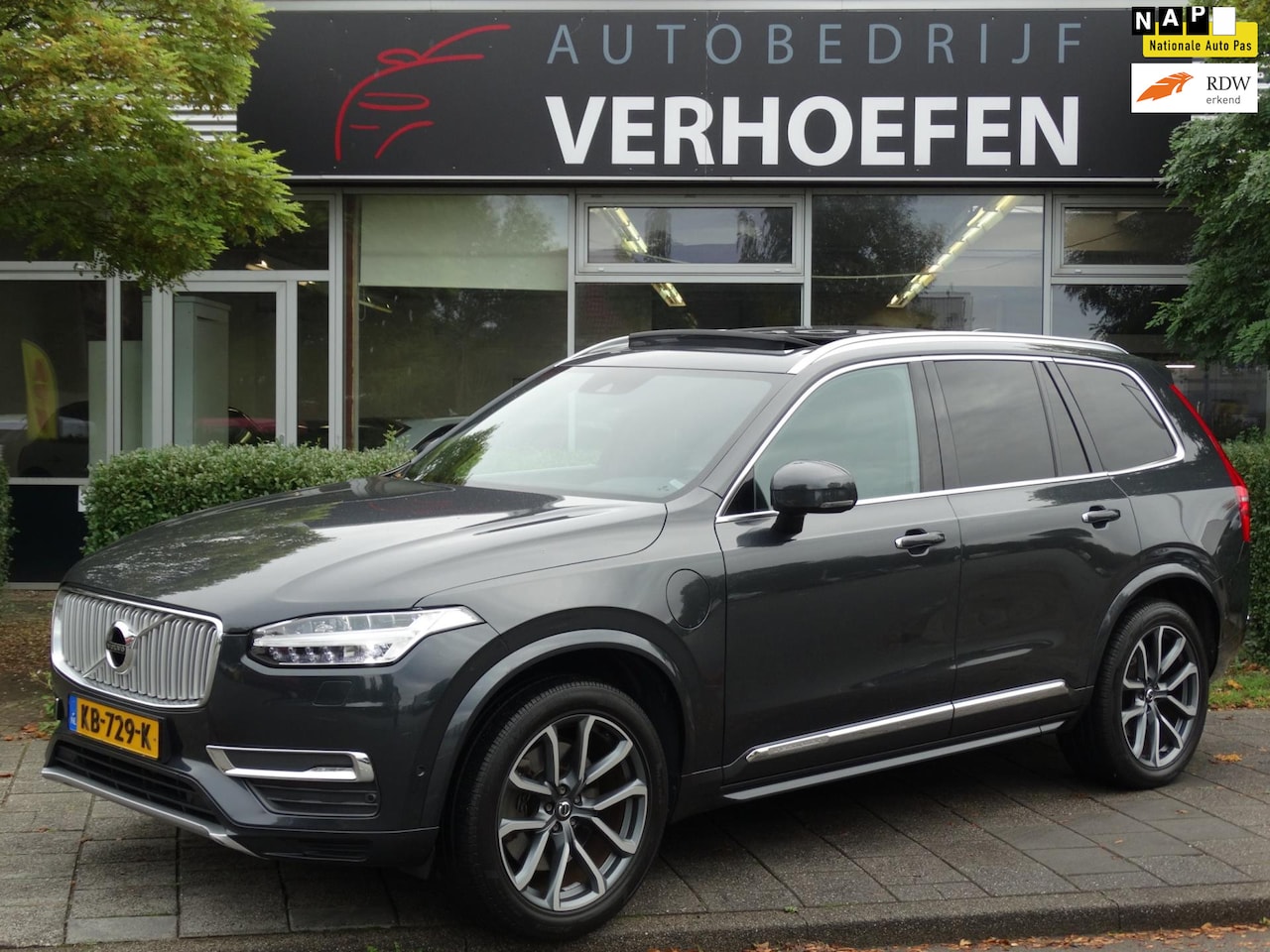 Volvo XC90 - 2.0 T8 Twin Engine AWD INSCRIPTION - 7 PERS - LUCHTVERING - PANORAMADAK - VOLLEDIG ONDERHO - AutoWereld.nl