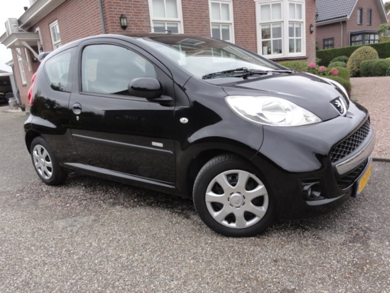 Peugeot 107 - 1.0-12V Millesim 200 AIRCO !! - AutoWereld.nl