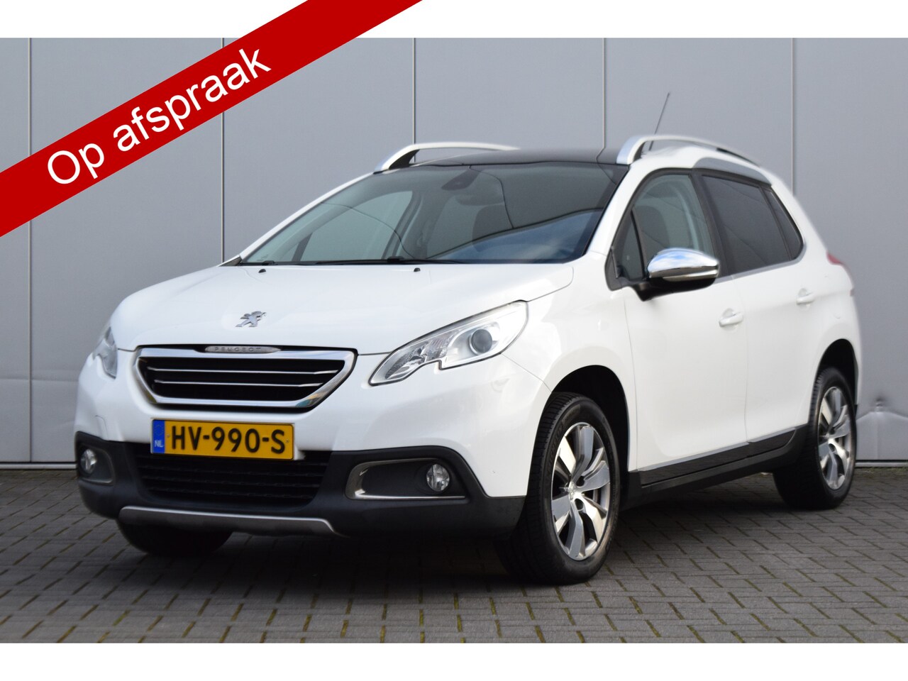 Peugeot 2008 - 1.2 PureTech Allure Automaat Pano Navi Priv/Glass - AutoWereld.nl