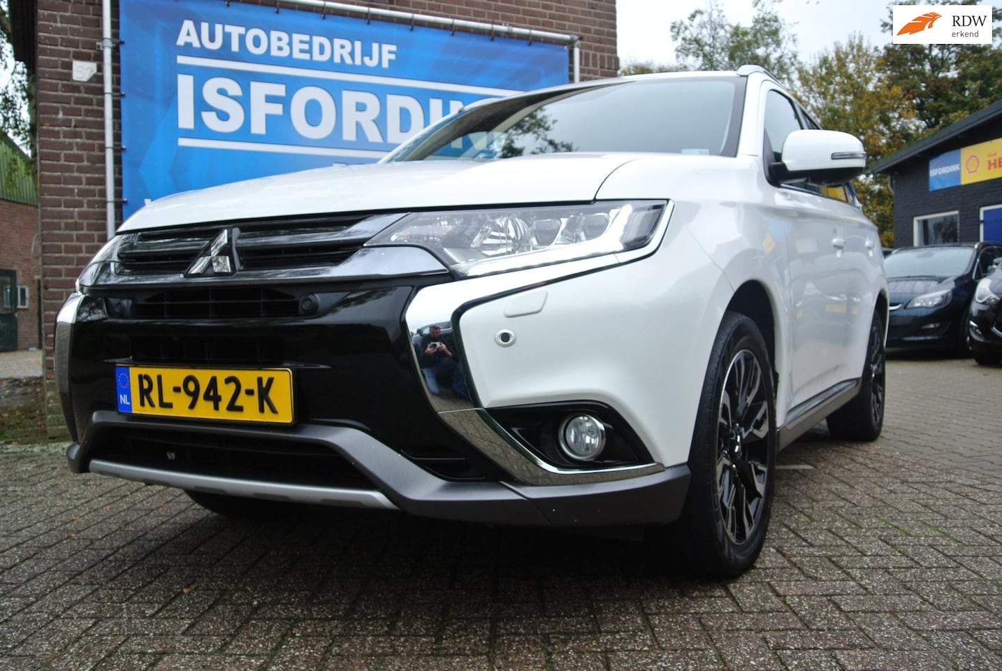 Mitsubishi Outlander - 2.0 PHEV instyle 2.0 PHEV instyle+ - AutoWereld.nl