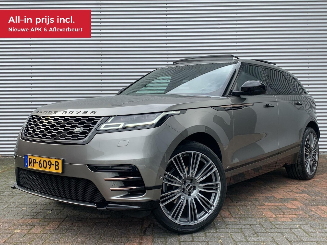 Land Rover Range Rover Velar - 2.0 I4 Turbo AWD R-Dynamic 2018 Vol Opties Panodak Camera Leer Carplay NL Auto - AutoWereld.nl