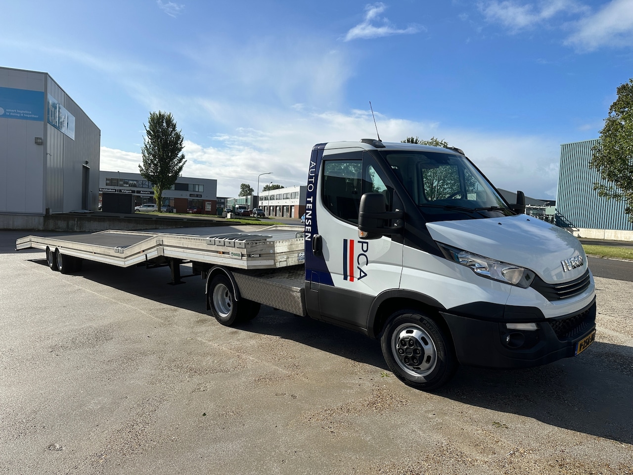 Iveco Daily - Be trekker 9.4 ton| Automaat | BE Combi voor 3 auto's | Dealer onderhouden| - AutoWereld.nl