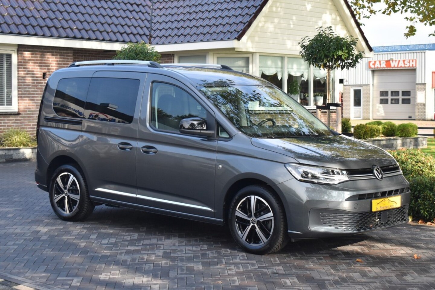 Volkswagen Caddy - 1.5 TSI 115pk DSG STYLE Cruise, LED, Navi, Trekhaak, Camera, - AutoWereld.nl