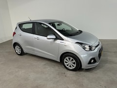 Hyundai i10 - Blue Drive, Radio CD, Aut.Airco, 5 deurs, metalliclak.elec ramen, C