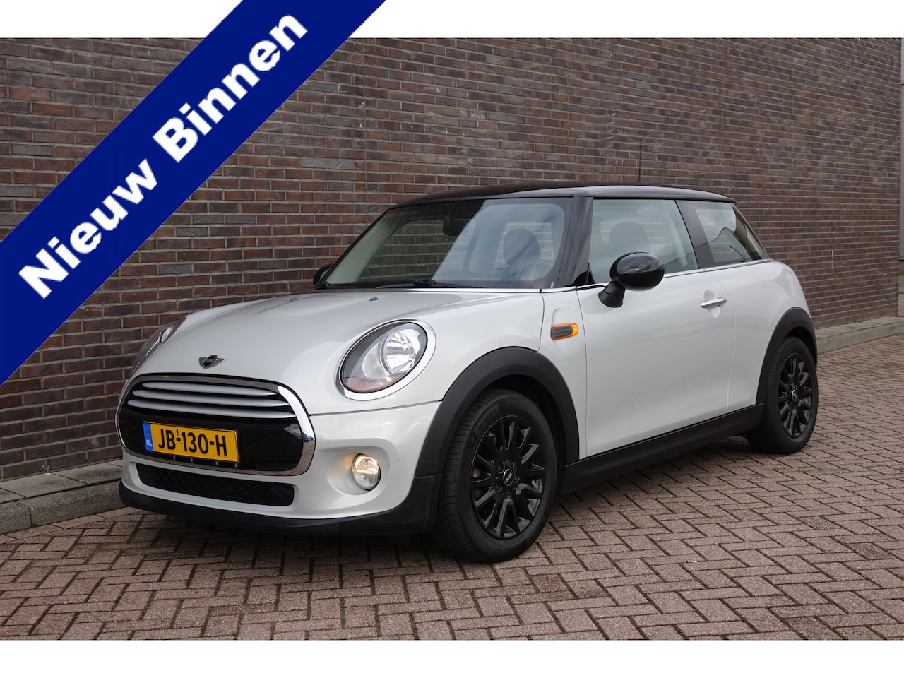 MINI Cooper - Mini 1.5 Salt mooie en complete auto, 3 deurs, Black wheels - AutoWereld.nl