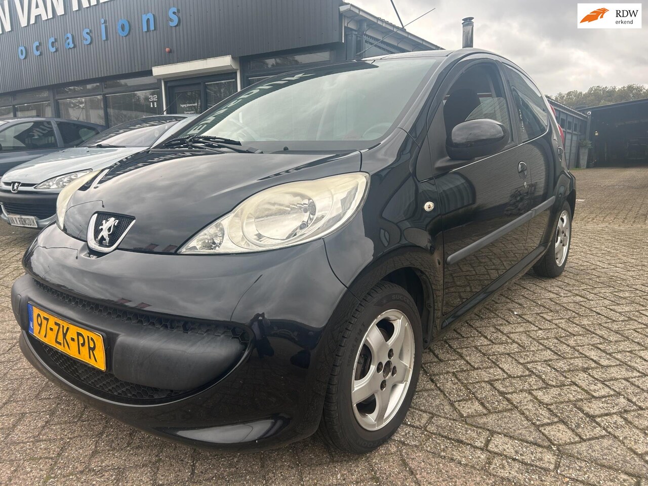 Peugeot 107 - 1.0-12V XS Urban Move 5 drs apk 22-3-2025 elektrische ramen - AutoWereld.nl