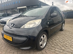 Peugeot 107 - 1.0-12V XS Urban Move 5 drs apk 22-3-2025 elektrische ramen