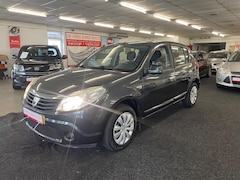 Dacia Sandero - 1.6 Lauréate. Nwe apk, airco, trekhaak en meer