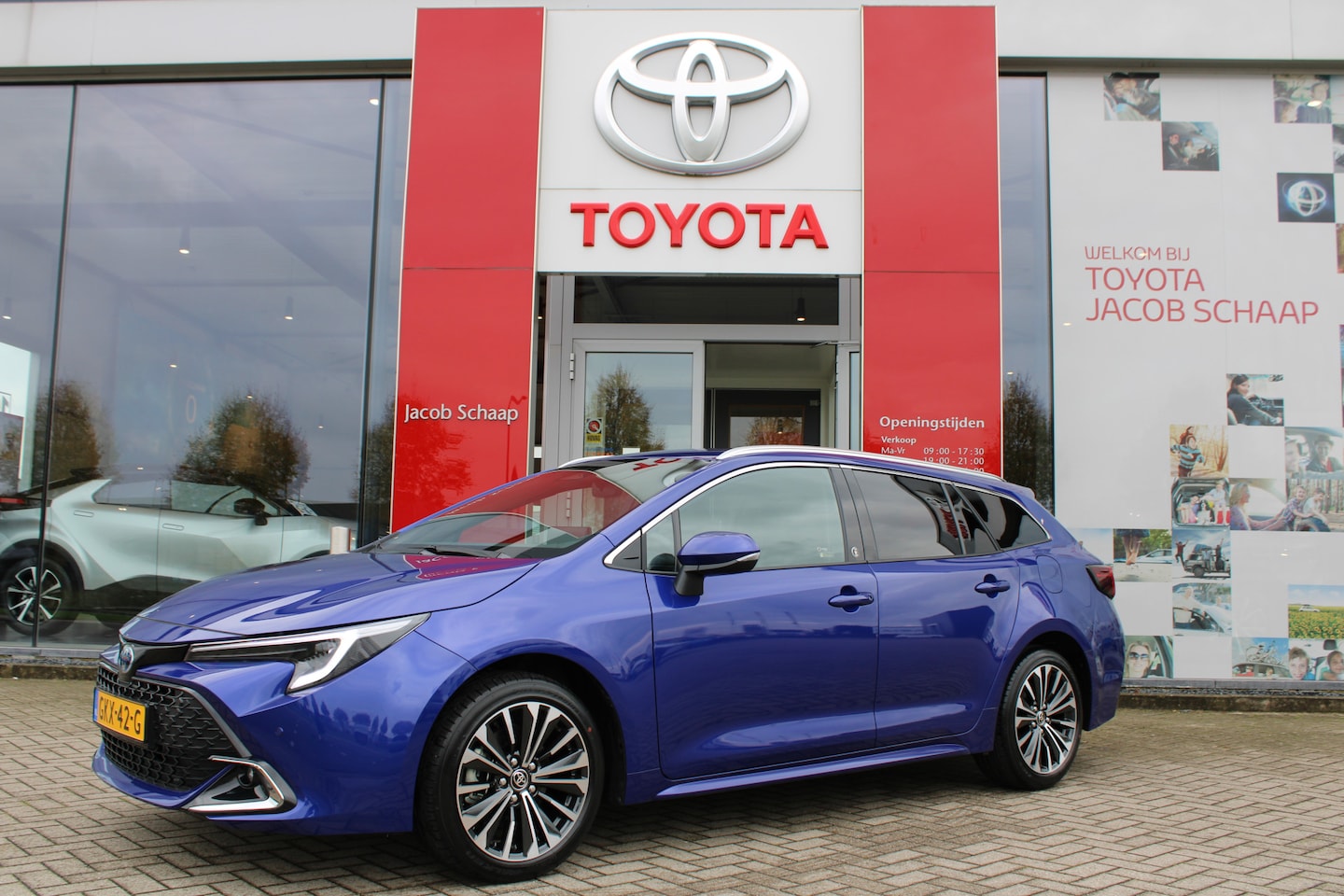 Toyota Corolla Touring Sports - 2.0 High Power Hybrid First Edition Limited Automaat 197pk | Dodehoekdetectie | Cloud Navi - AutoWereld.nl