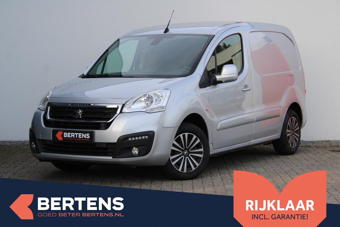 Peugeot Partner - 120 1.6 BlueHDi 75 L1 Premium Pack | Navi | Betimmering | Rijklaarprijs - AutoWereld.nl