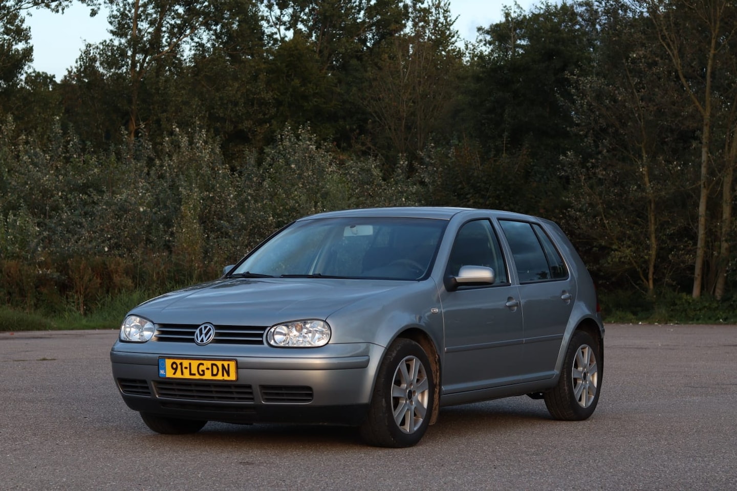 Volkswagen Golf - 1.6-16V - AutoWereld.nl