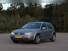 Volkswagen Golf - 1.6-16V