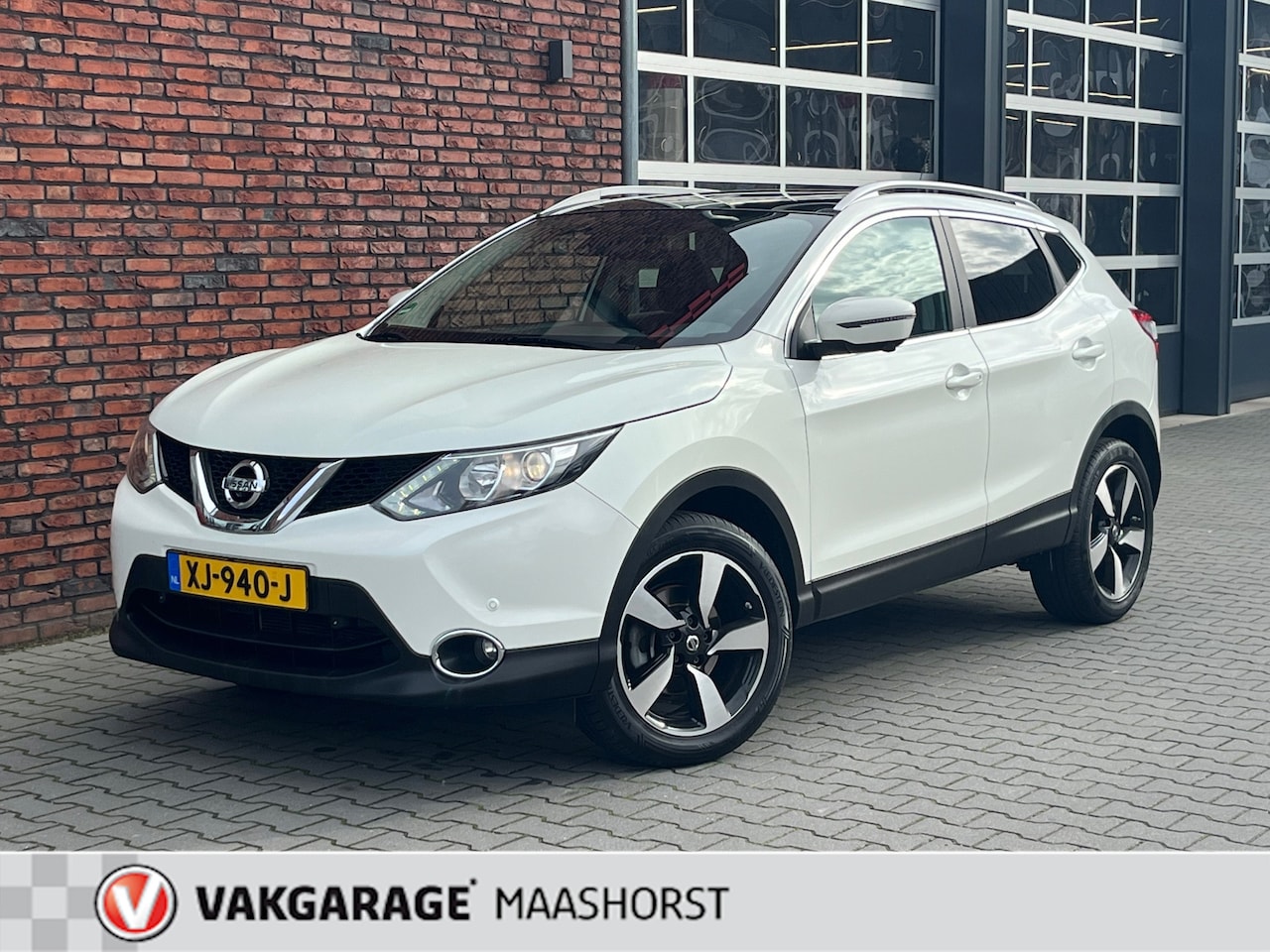 Nissan Qashqai - 1.2 Connect Edition 360°Camera/PDC/LED/DAB/Navi/Clima/Airco/Cruise/Trekhaak/PanoramaDak/Bl - AutoWereld.nl